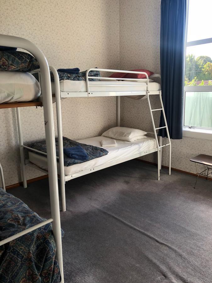 Redkettle Backpackers Hostel Oamaru Buitenkant foto