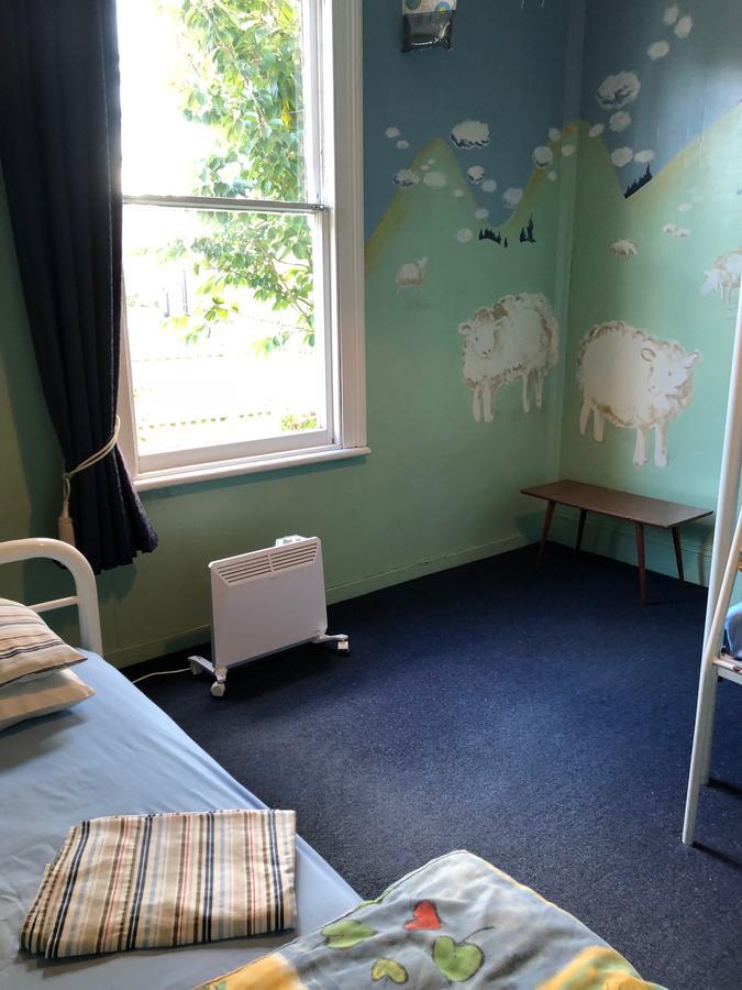 Redkettle Backpackers Hostel Oamaru Buitenkant foto